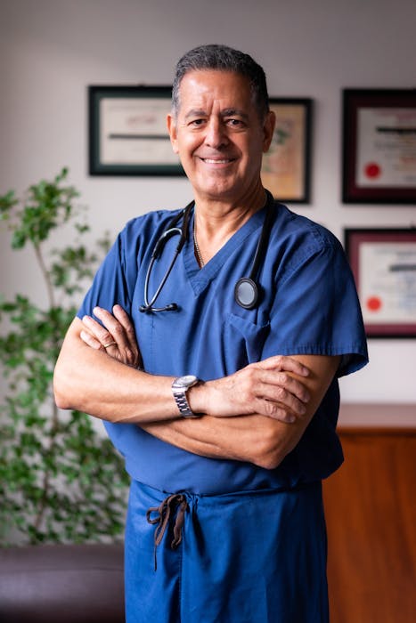 Saç ekimi kliniğinde çok dilli hasta takımı birlikte çalışıyor
